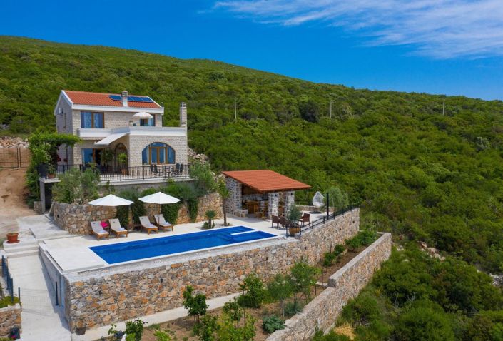 Image No.1-2 Bed Villa for sale