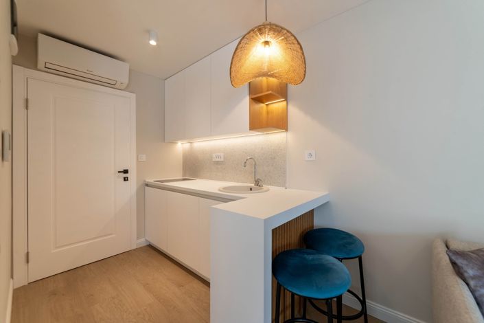 Image No.19-10 Bed Hotel for sale