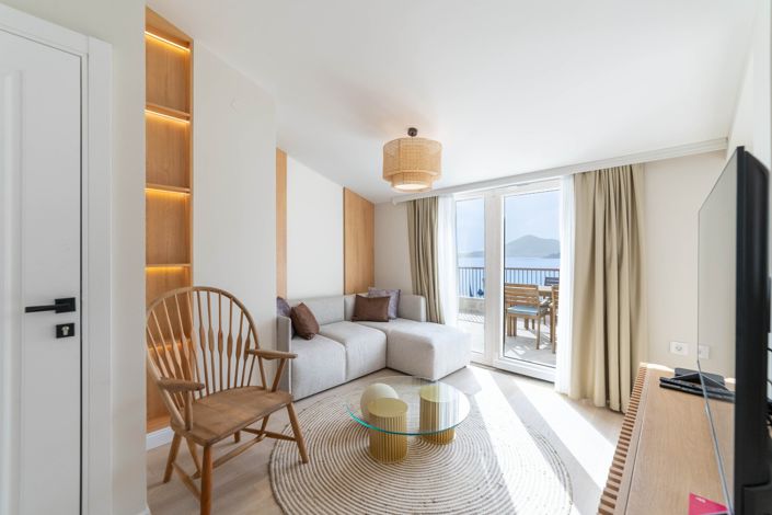 Image No.24-10 Bed Hotel for sale