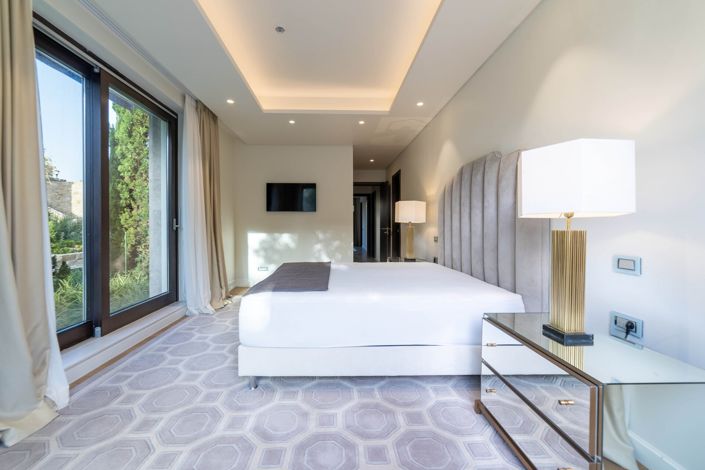 Image No.10-3 Bed Apartment for sale