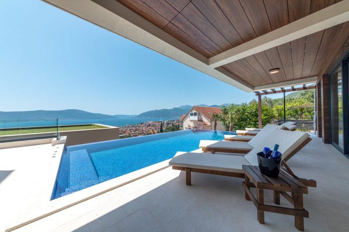 Image No.1-5 Bed Villa for sale