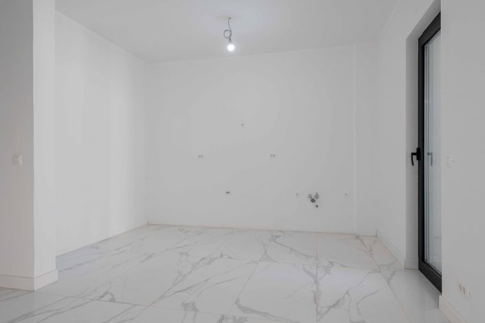 Image No.17-3 Bed Apartment for sale