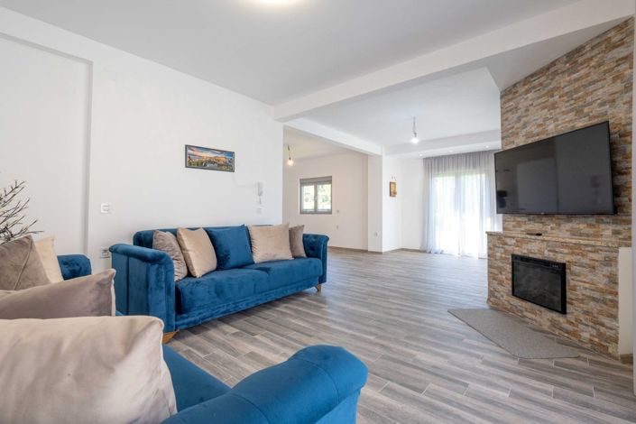 Image No.10-3 Bed Villa for sale