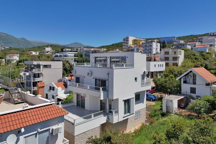 Image No.6-3 Bed Villa for sale