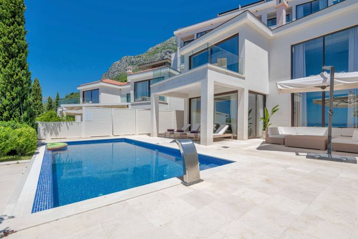 Image No.1-3 Bed Villa for sale