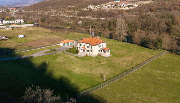 Image No.1-8 Bed Villa for sale