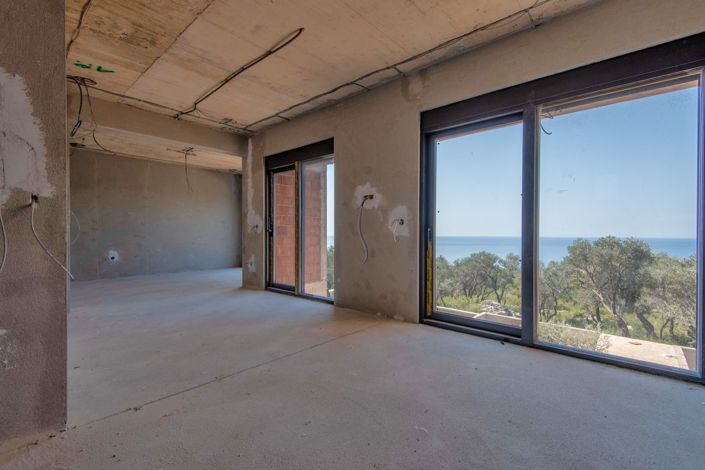 Image No.13-4 Bed House for sale