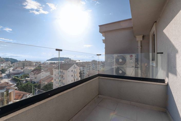 Image No.9-3 Bed Apartment for sale