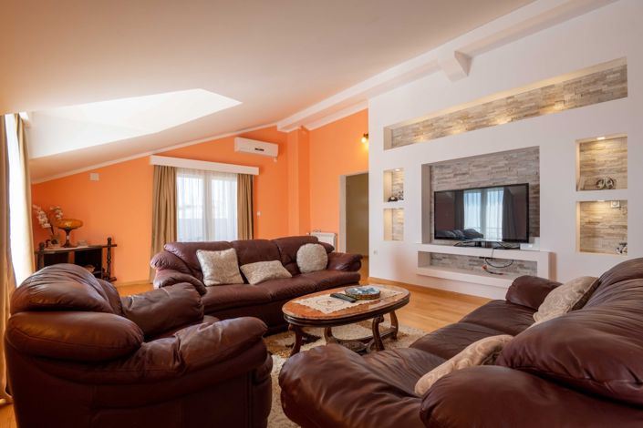 Image No.10-7 Bed Land for sale