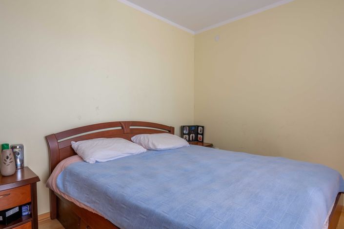 Image No.16-7 Bed Land for sale