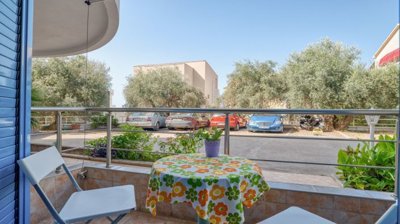 12-furnished-studio-apartment-with-parking-pl