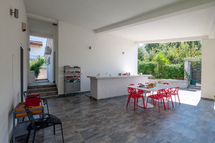 Image No.14-4 Bed House for sale