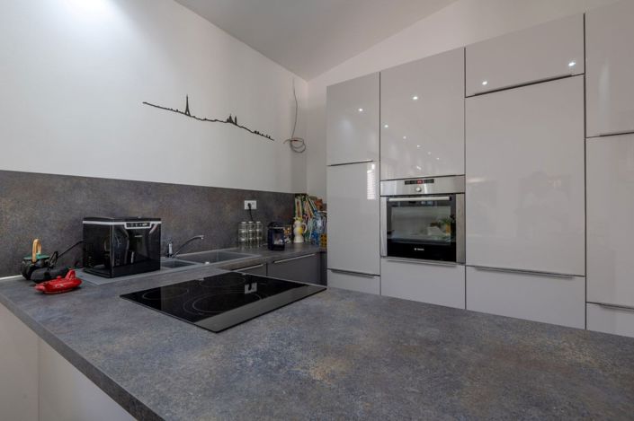 Image No.8-4 Bed House for sale