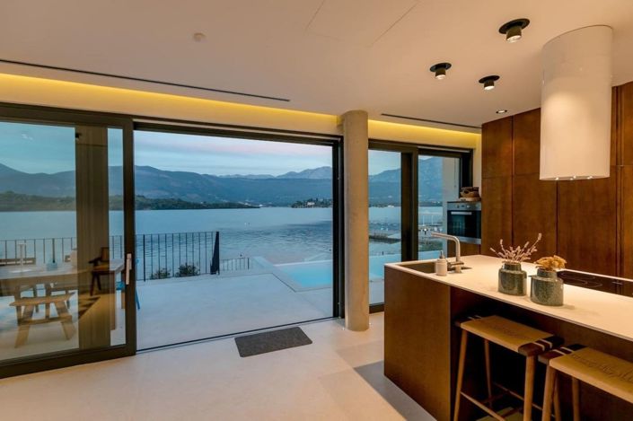 Image No.17-9 Bed Villa for sale