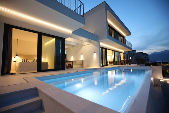 Image No.3-9 Bed Villa for sale