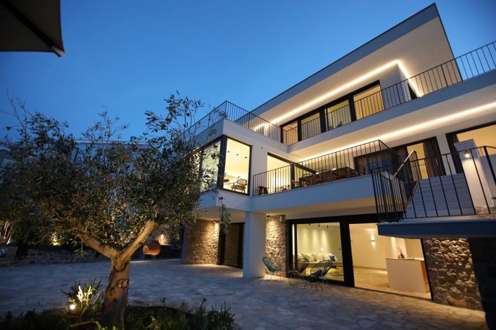 Image No.8-9 Bed Villa for sale