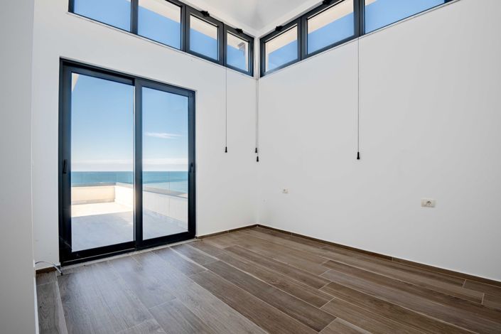 Image No.15-3 Bed Villa for sale