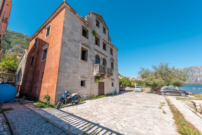 Image No.7-Villa for sale