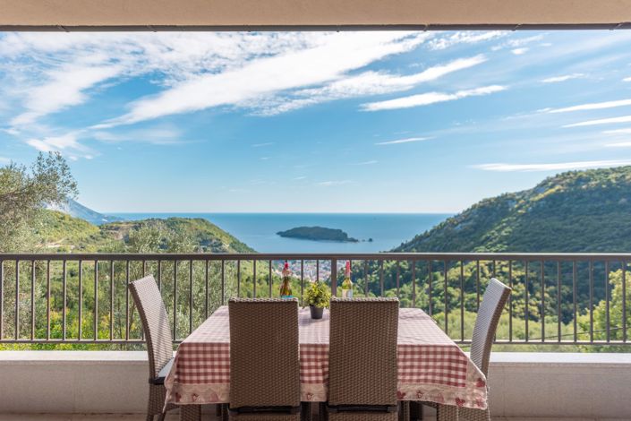 Image No.1-7 Bed Villa for sale
