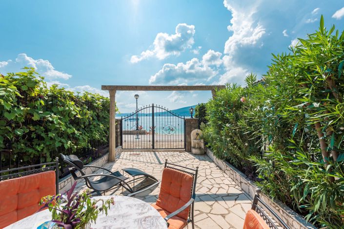 Image No.17-3 Bed House for sale