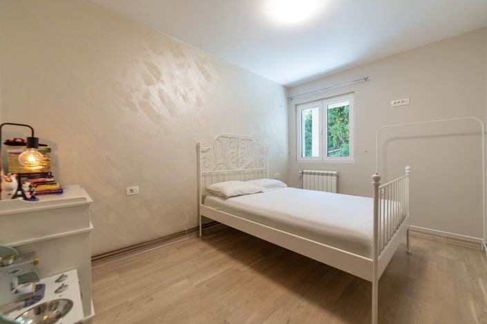 Image No.15-9 Bed Apartment for sale