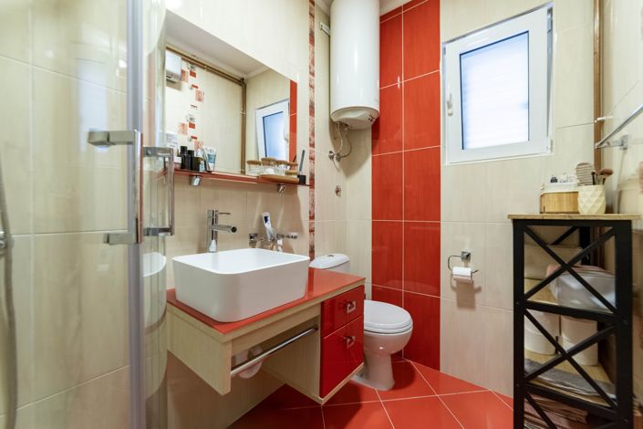 Image No.17-9 Bed Apartment for sale