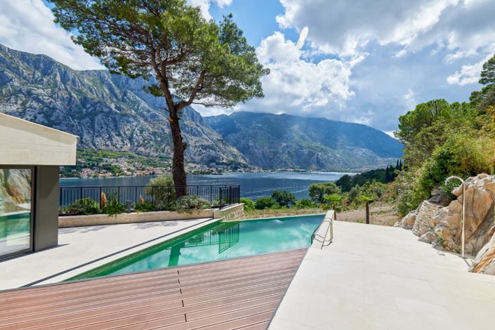 Image No.1-5 Bed Villa for sale