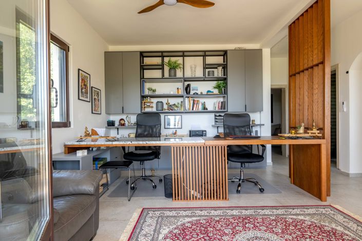 Image No.10-3 Bed House for sale