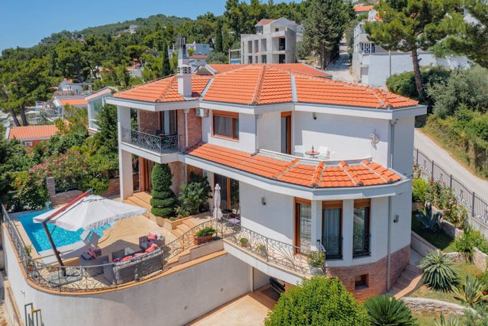 Image No.1-3 Bed Villa for sale