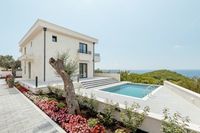 6-two-new-villas-with-sea-view-and-pools