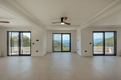 7-two-new-villas-with-sea-view-and-pools