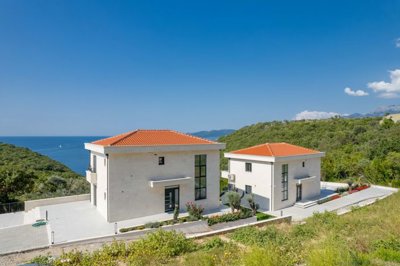 2-1-two-new-villas-with-sea-view-and-pools