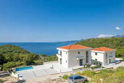 2-2-two-new-villas-with-sea-view-and-pools
