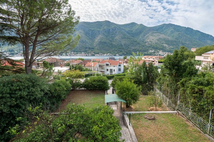 Image No.1-3 Bed House for sale