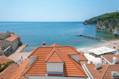 0-0-unique-apartment-in-budva-old-town
