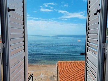 3-1-unique-apartment-in-budva-old-town