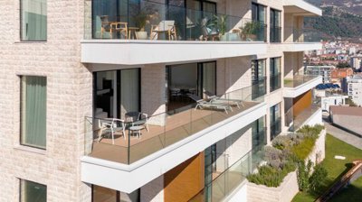 663f6e2a29e945fa588dbed34-luxury-3-bdr-apartm