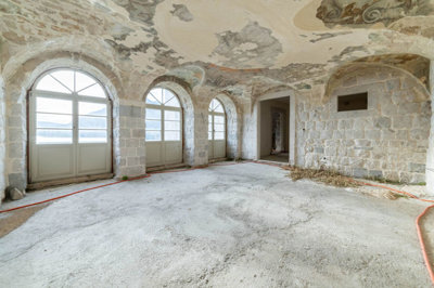 6623ecb821820a63575f5b6b8-palazzo-zmajevic