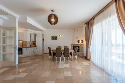 6637bc520990b0427181bd469-budva-rezevici-a-co