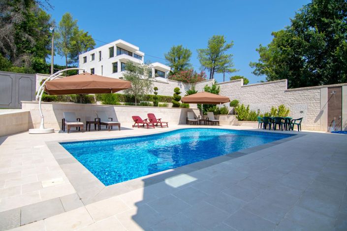 Image No.1-4 Bed Villa for sale