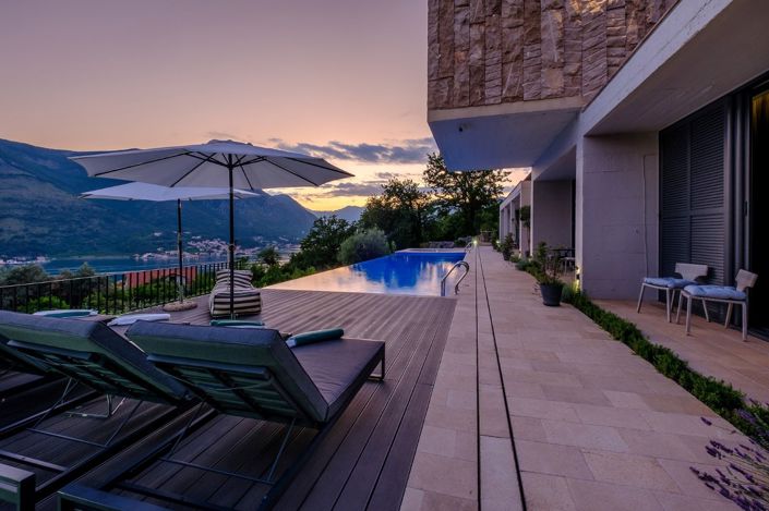 Image No.1-5 Bed Villa for sale