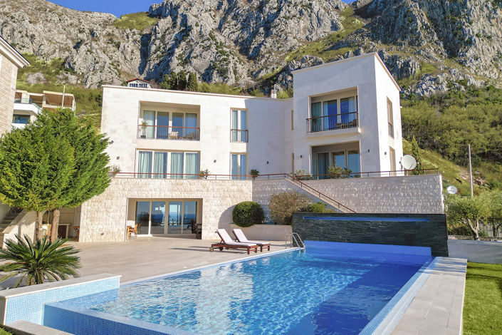 Image No.1-Villa de 4 chambres à vendre à Budva