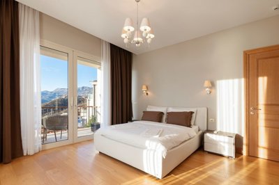 10-luxury-villa-with-open-views-of-the-sea-an