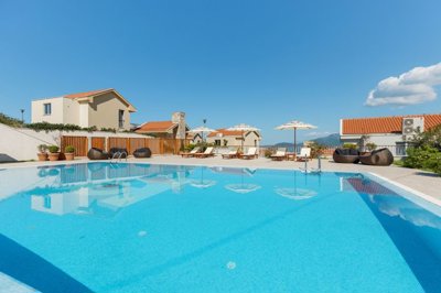 3-2-villas-in-a-luxury-residential-complex