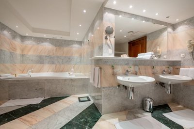 15-budva-st-stefan-villa-with-an-outdoor-swim