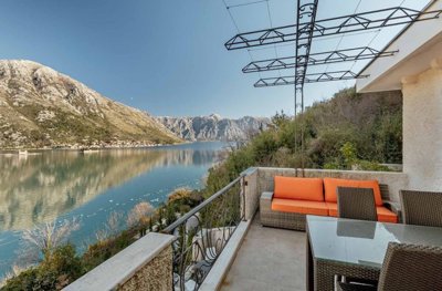 2-three-bedroom-luxury-apartment-in-a-waterfr