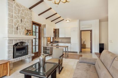 7-three-bedroom-luxury-apartment-in-a-waterfr