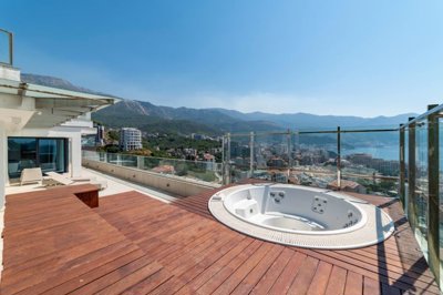 1-luxury-4-bdr-apartment-with-large-terrace-2