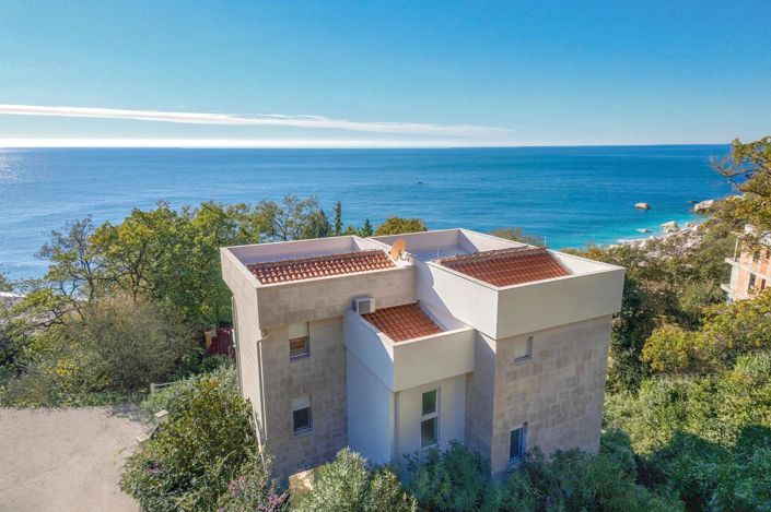 Image No.1-4 Bed Villa for sale