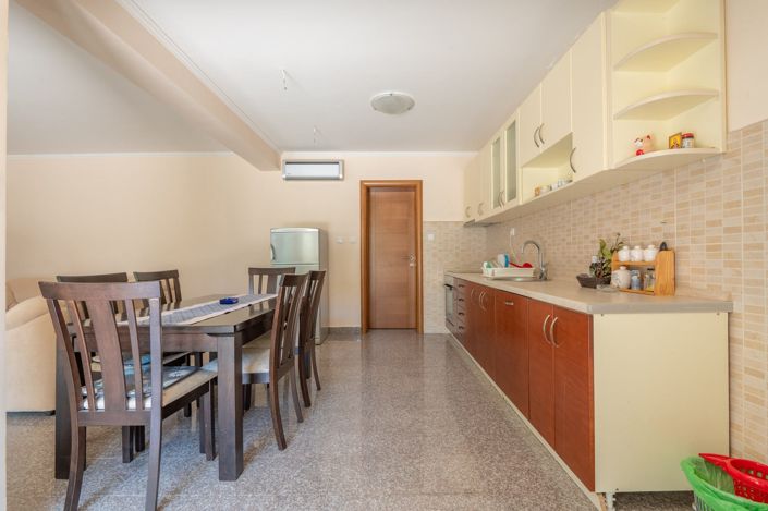 Image No.6-7 Bed Apartment for sale